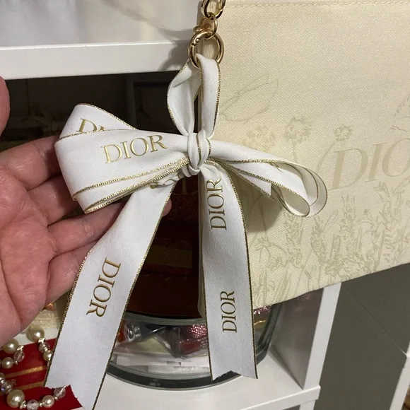 Dior Beauty Pouch - Picture 8 of 12